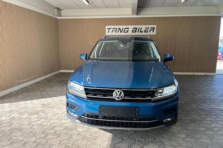 Blå VW Tiguan fra 2018