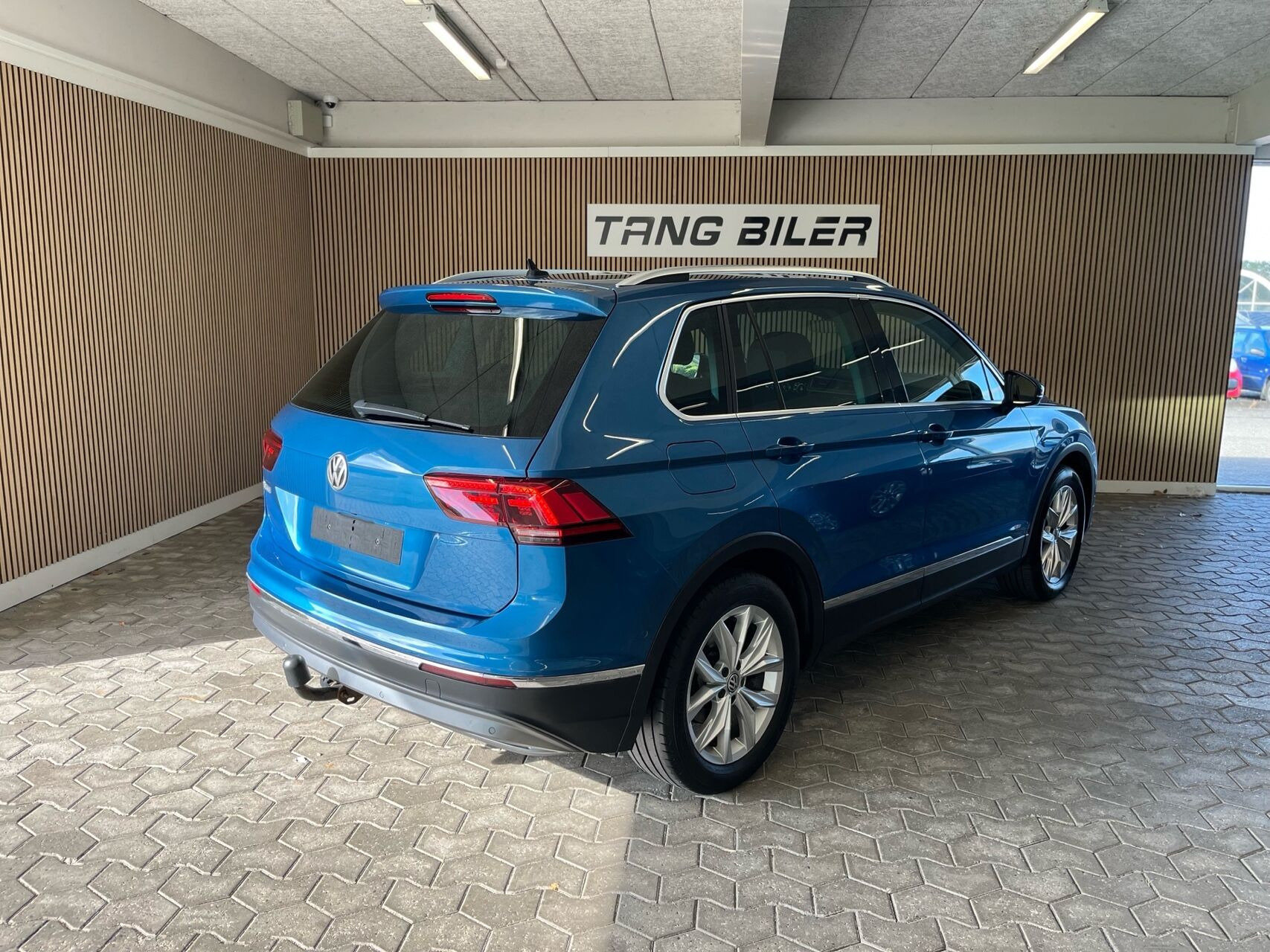 Blå VW Tiguan fra 2018