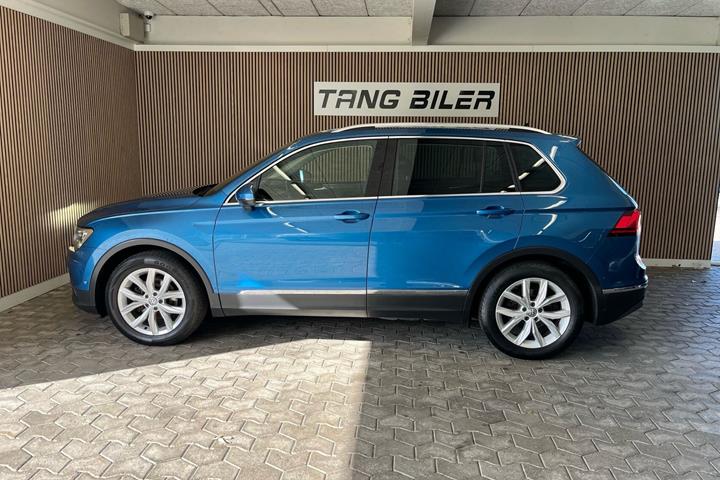 Blå VW Tiguan fra 2018