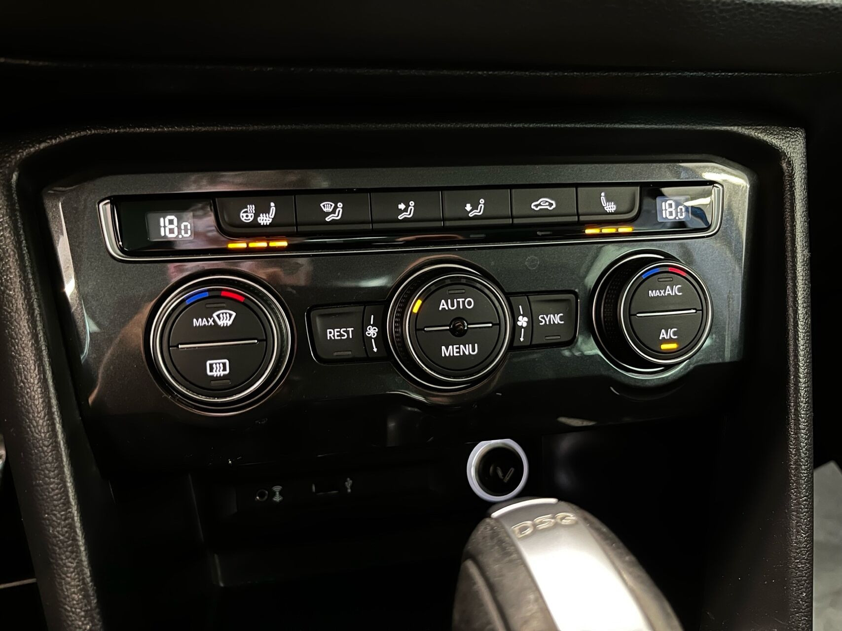 Blå VW Tiguan fra 2018