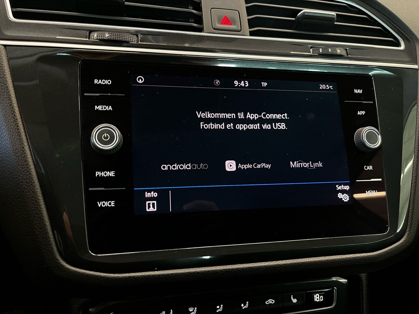 Blå VW Tiguan fra 2018