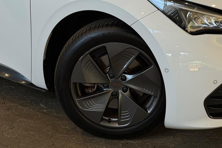 Hvid Cupra Born fra 2023