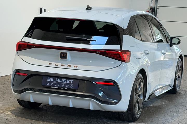 Hvid Cupra Born fra 2023
