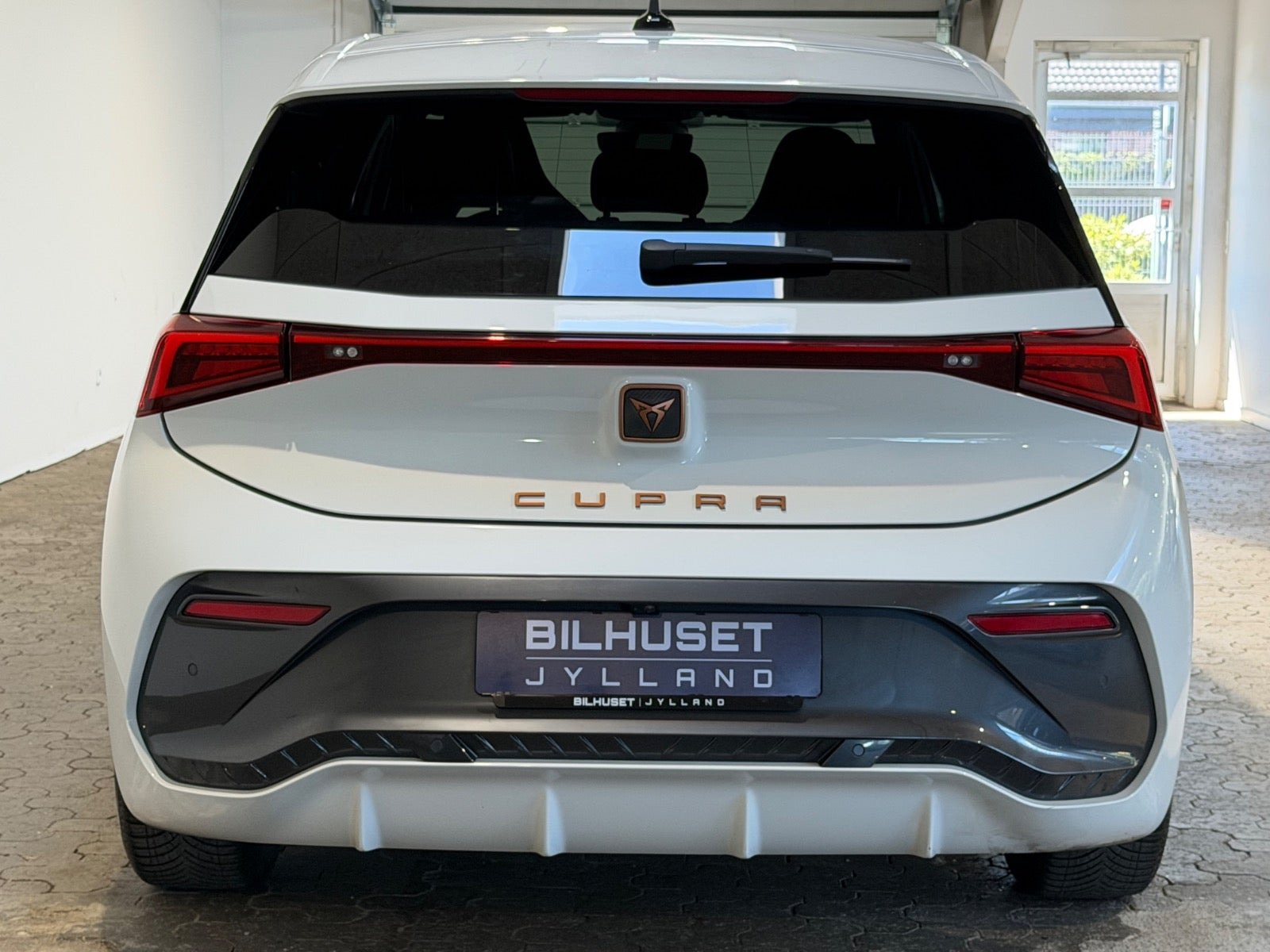 Hvid Cupra Born fra 2023