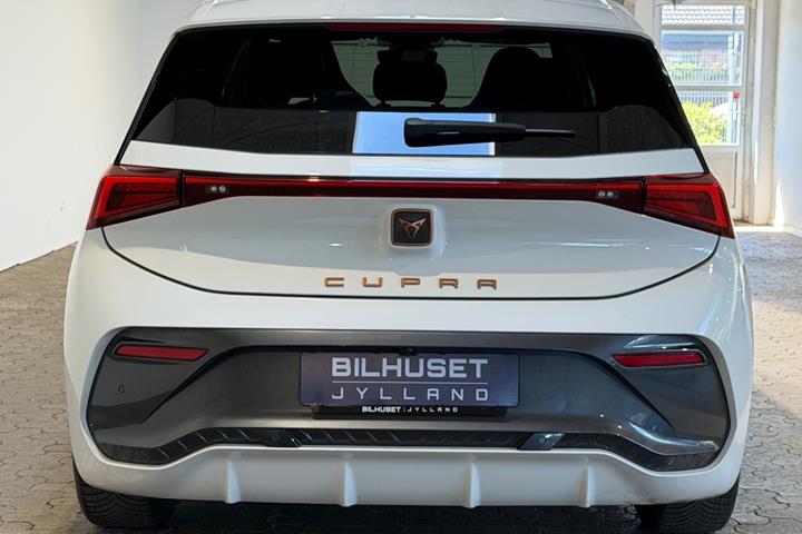 Hvid Cupra Born fra 2023