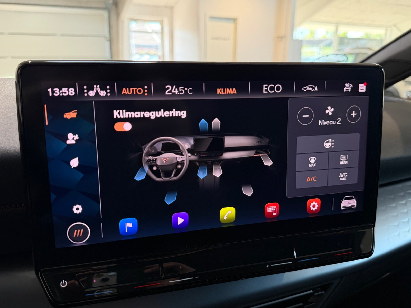 Hvid Cupra Born fra 2023