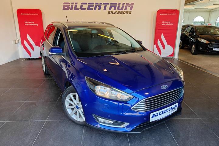 Blå Ford Focus fra 2017