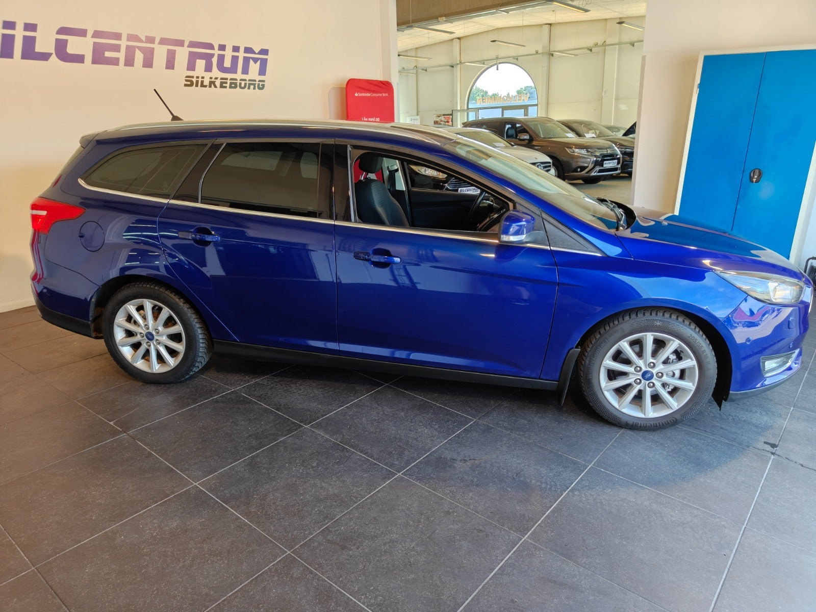 Blå Ford Focus fra 2017
