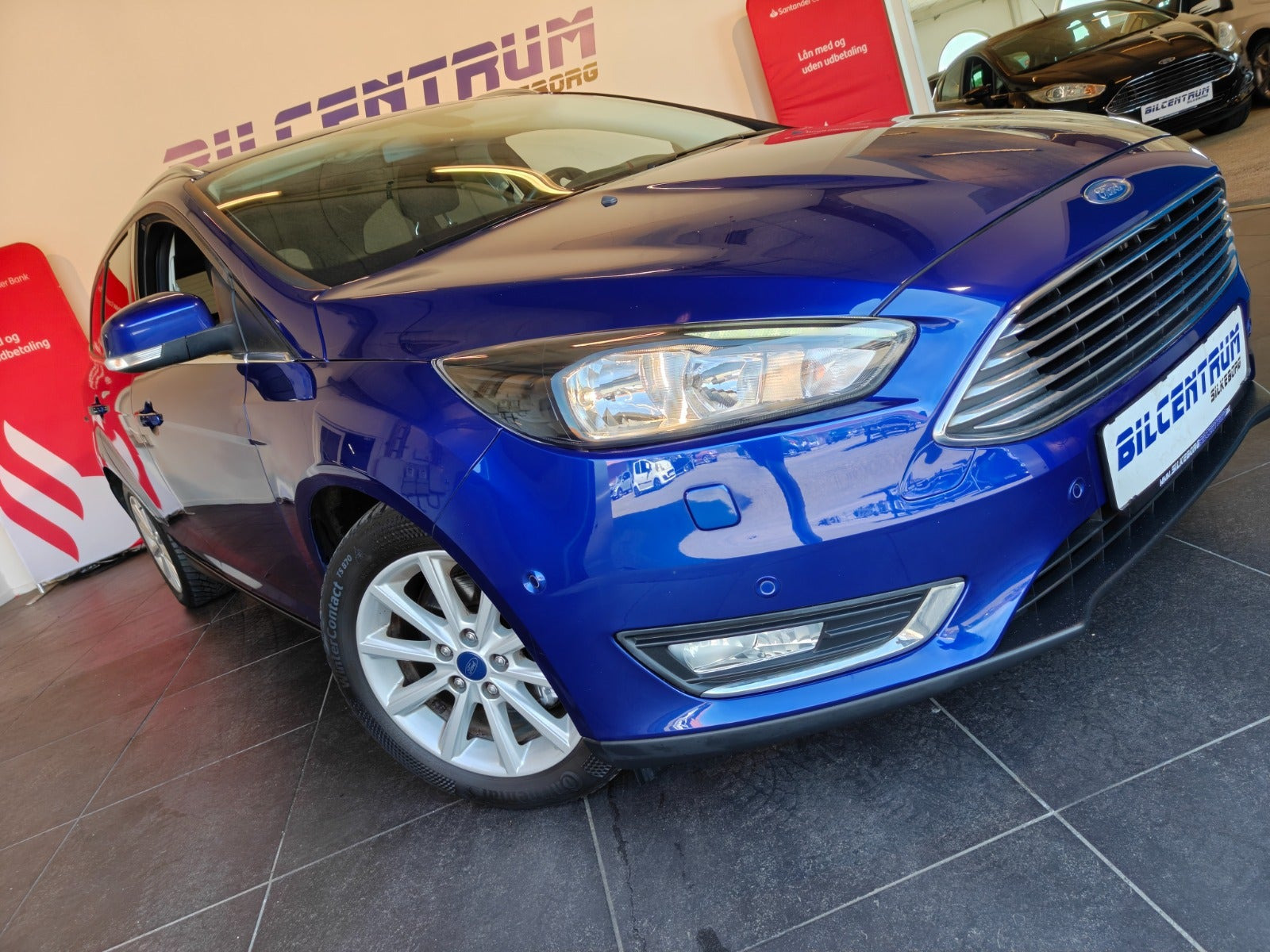 Blå Ford Focus fra 2017
