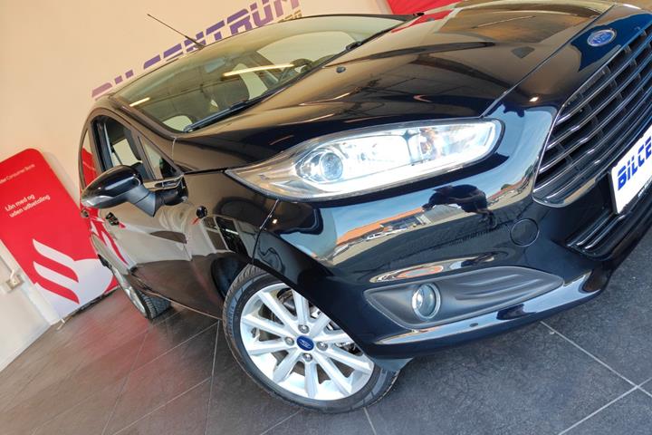 Sort Ford Fiesta fra 2016