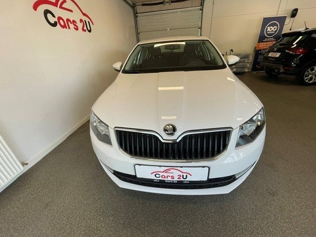 Hvid Skoda Octavia fra 2016