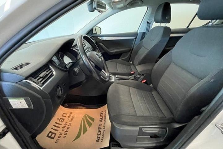 Hvid Skoda Octavia fra 2016