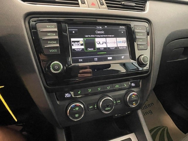 Hvid Skoda Octavia fra 2016