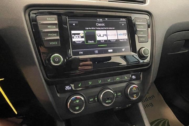 Hvid Skoda Octavia fra 2016