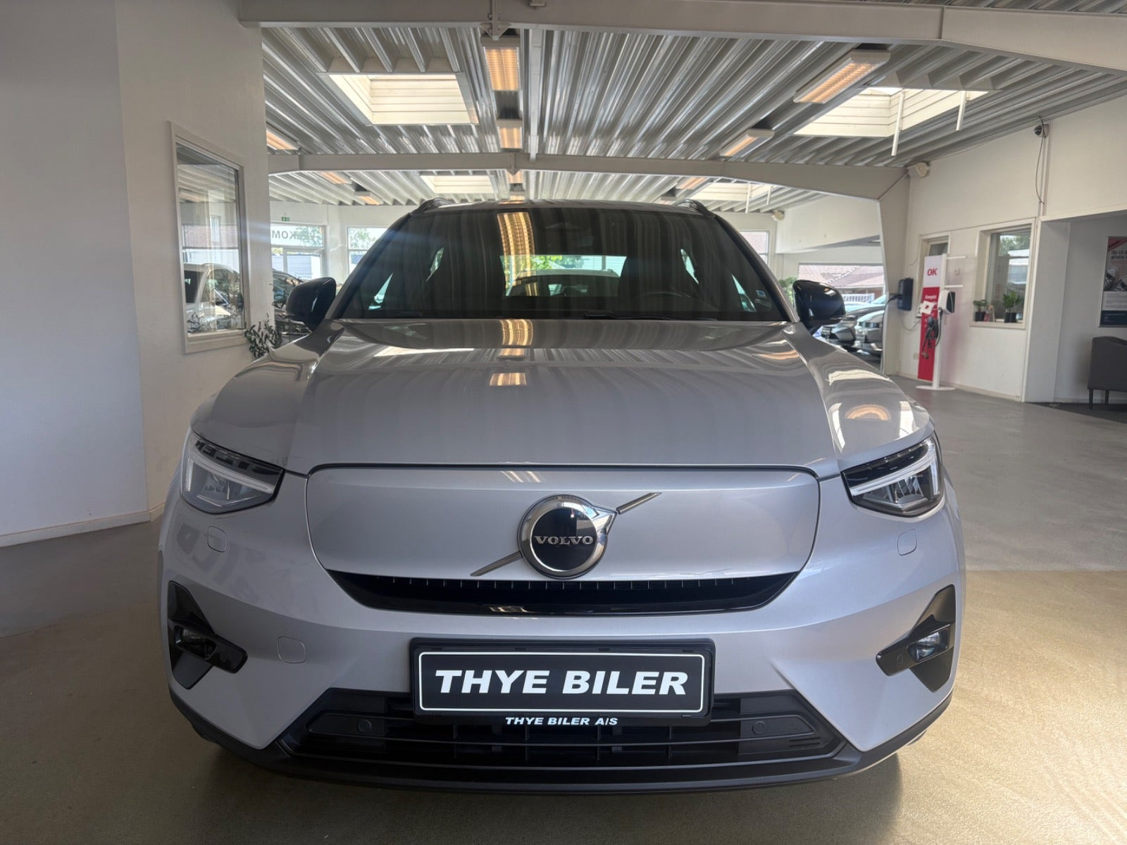 Sølv Volvo XC40 fra 2024