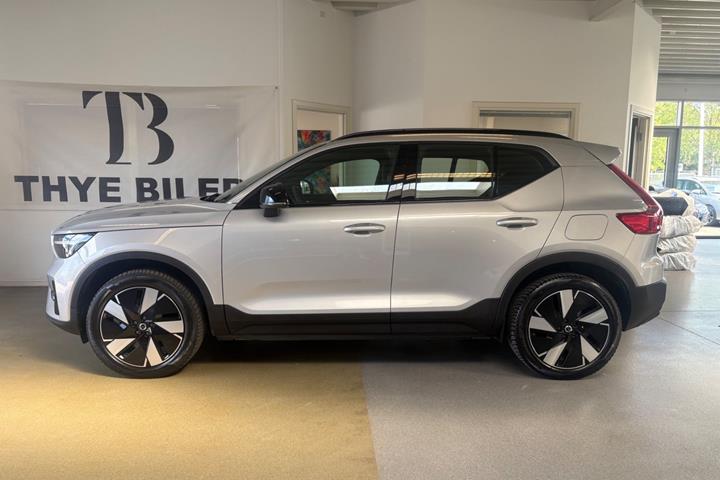 Sølv Volvo XC40 fra 2024