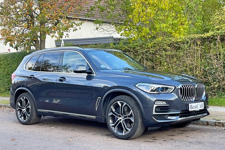 Grå BMW X5 fra 2019
