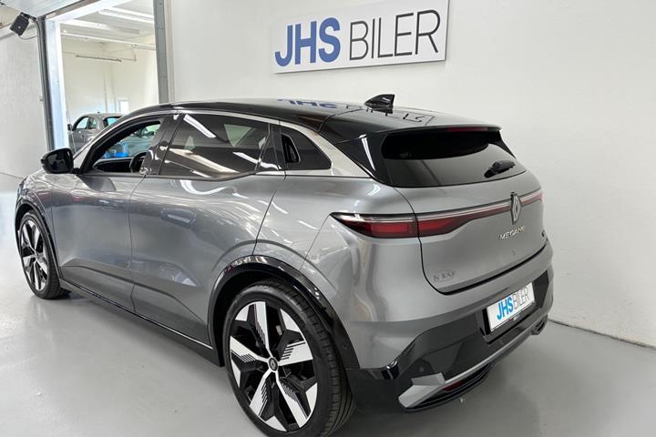 Grå Renault Megane E-Tech fra 2024