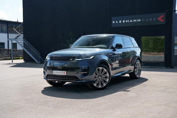 Blå Land Rover Range Rover sport fra 2023 set udefra