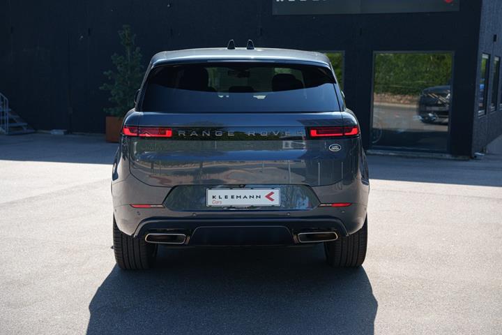 Blå Land Rover Range Rover sport fra 2023