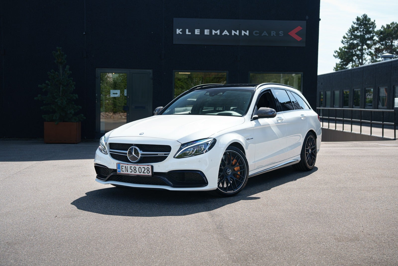 Mercedes C63 4,0 AMG S stc. aut.