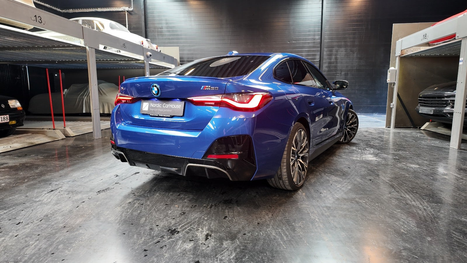Blå BMW i4 fra 2023