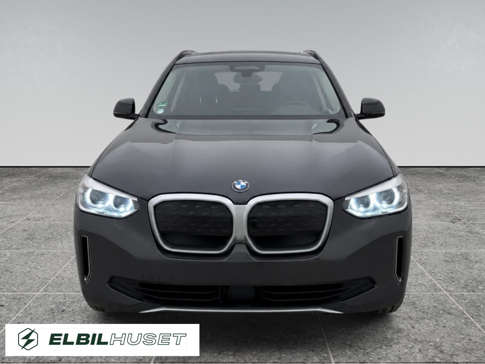 Grå BMW iX3 fra 2021