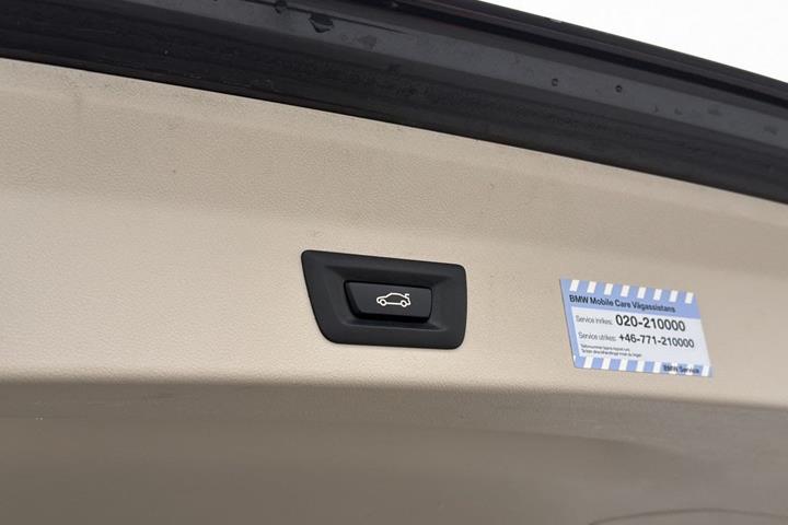 Grå BMW iX3 fra 2021