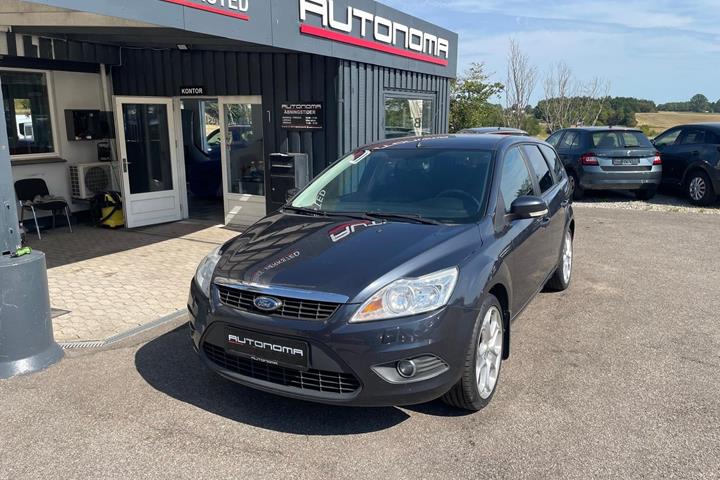 Grå Ford Focus fra 2009