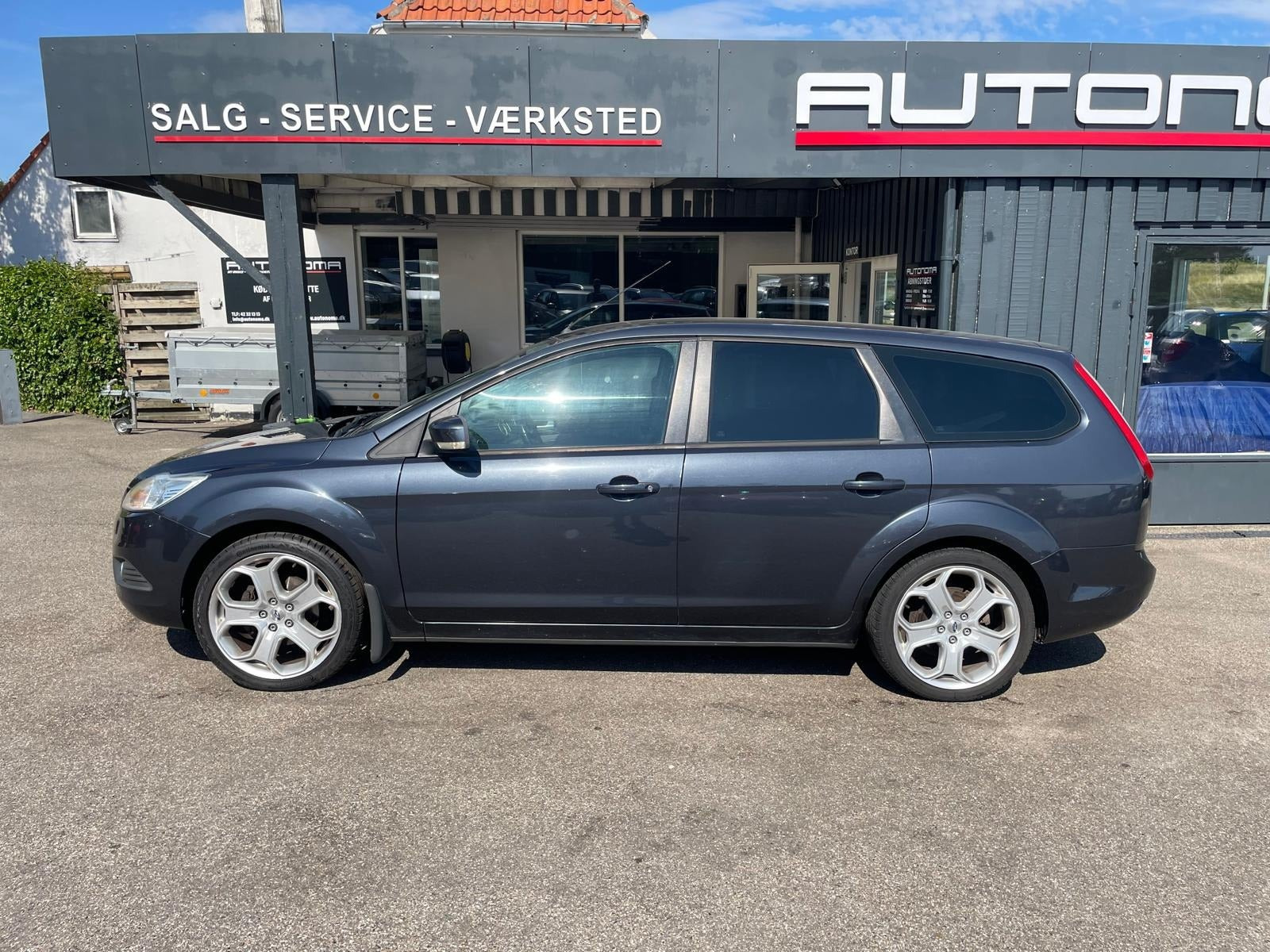 Grå Ford Focus fra 2009
