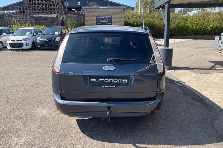 Grå Ford Focus fra 2009