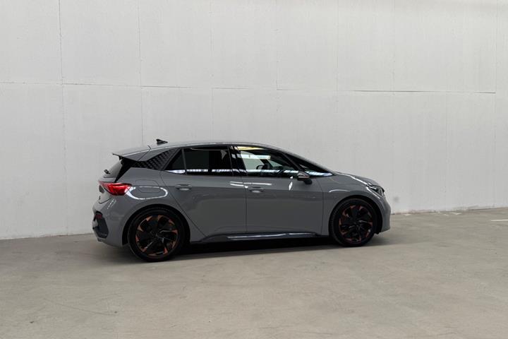 Grå Cupra Born fra 2024