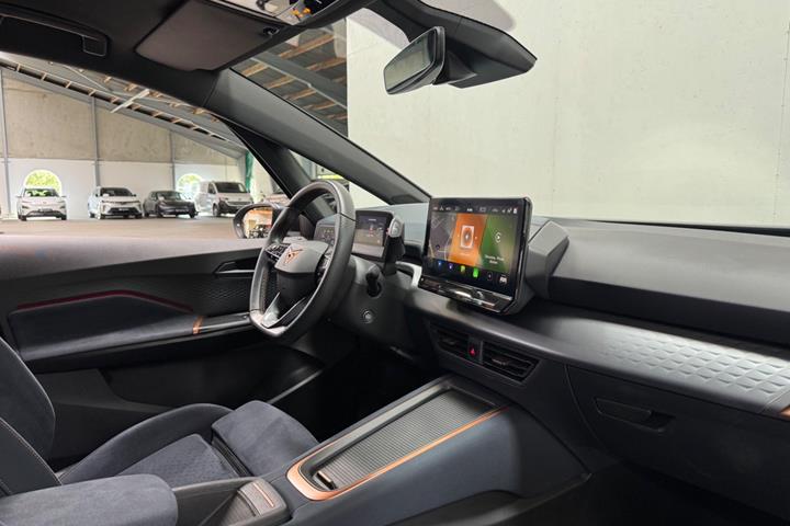 Grå Cupra Born fra 2024
