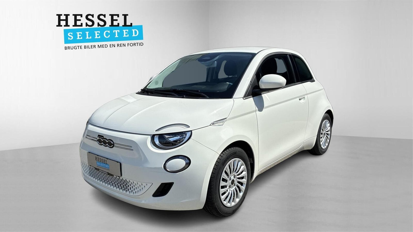 Hvid Fiat 500e fra 2023