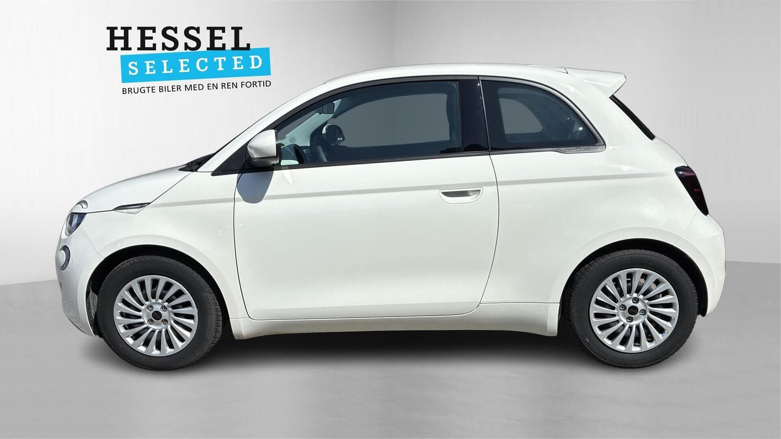 Hvid Fiat 500e fra 2023