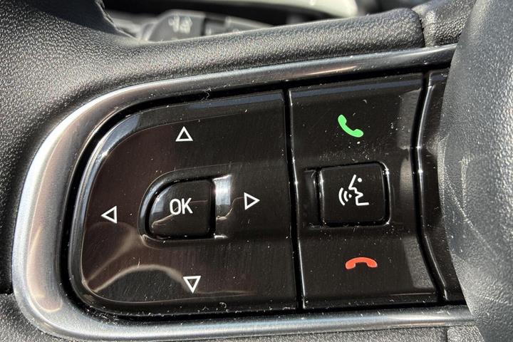 Hvid Fiat 500e fra 2023