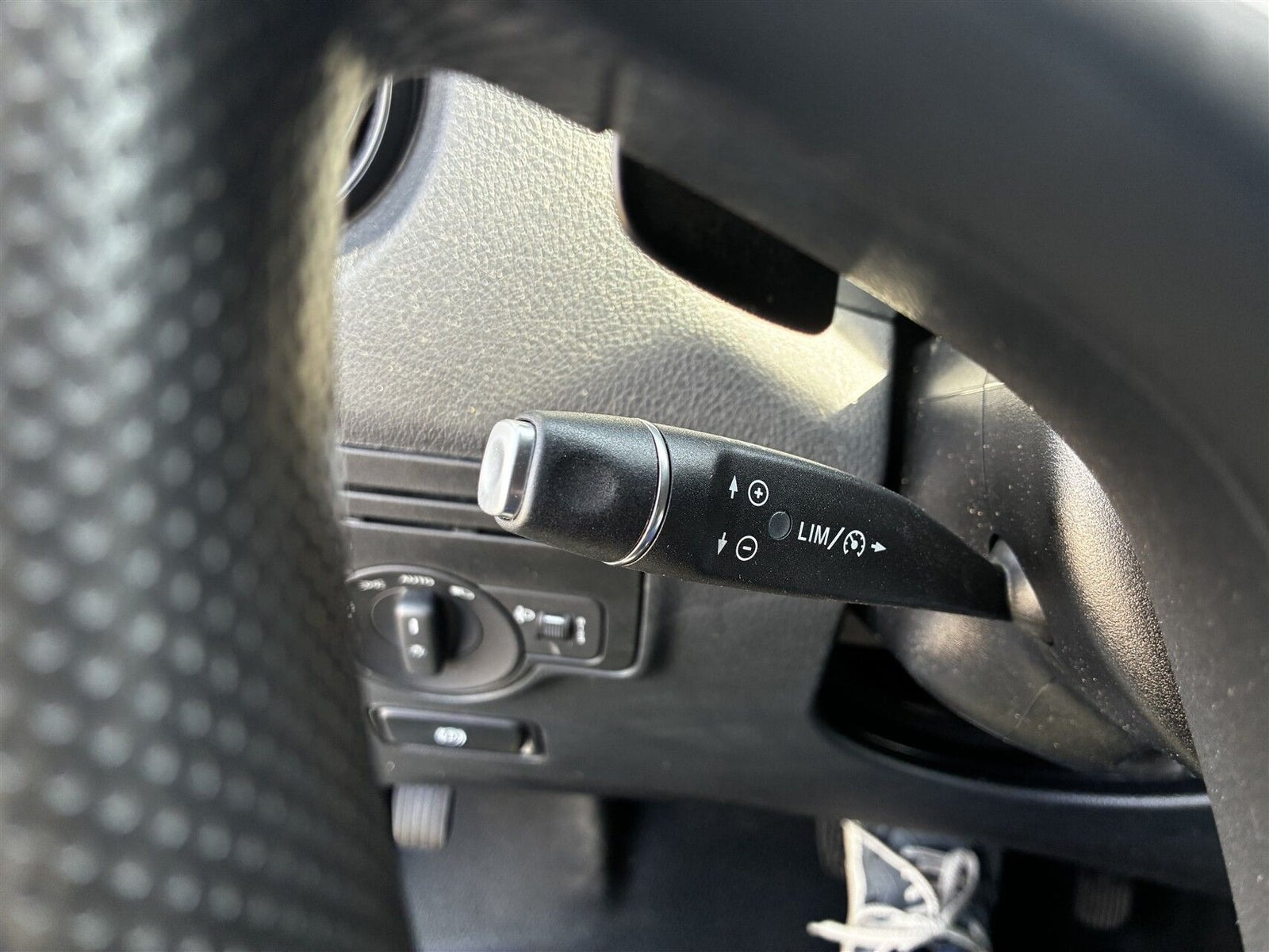 Hvid Mercedes eVito 129 fra 2021