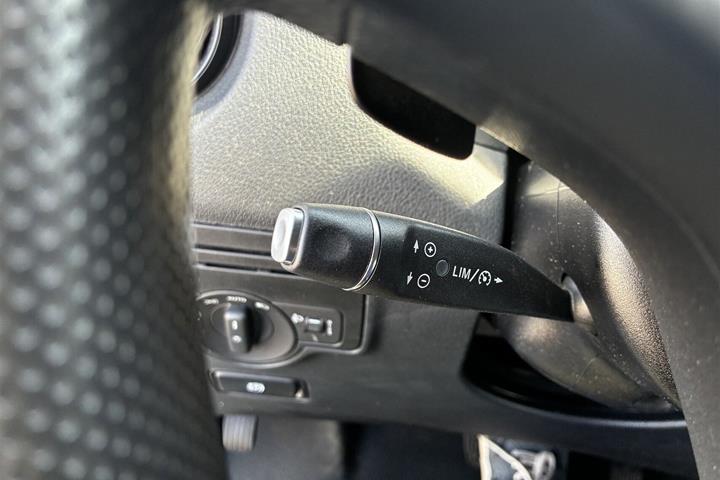 Hvid Mercedes eVito 129 fra 2021