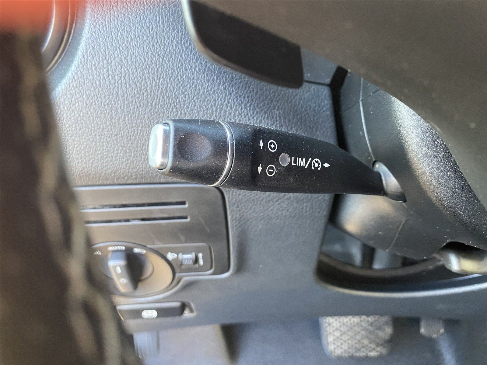 Hvid Mercedes eVito 129 fra 2021