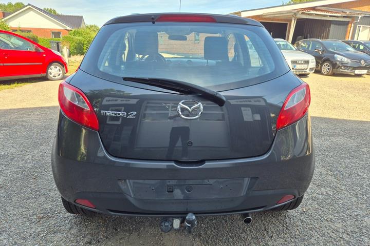 Grøn Mazda 2 fra 2012