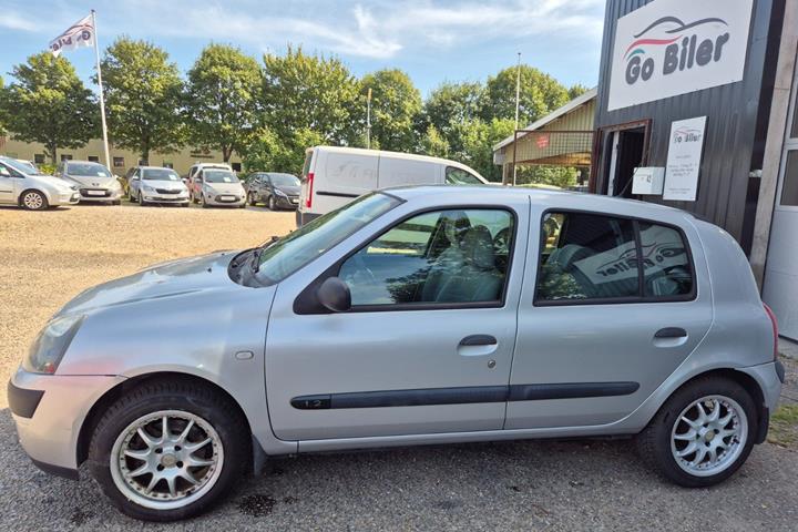 Grøn Renault Clio II fra 2006