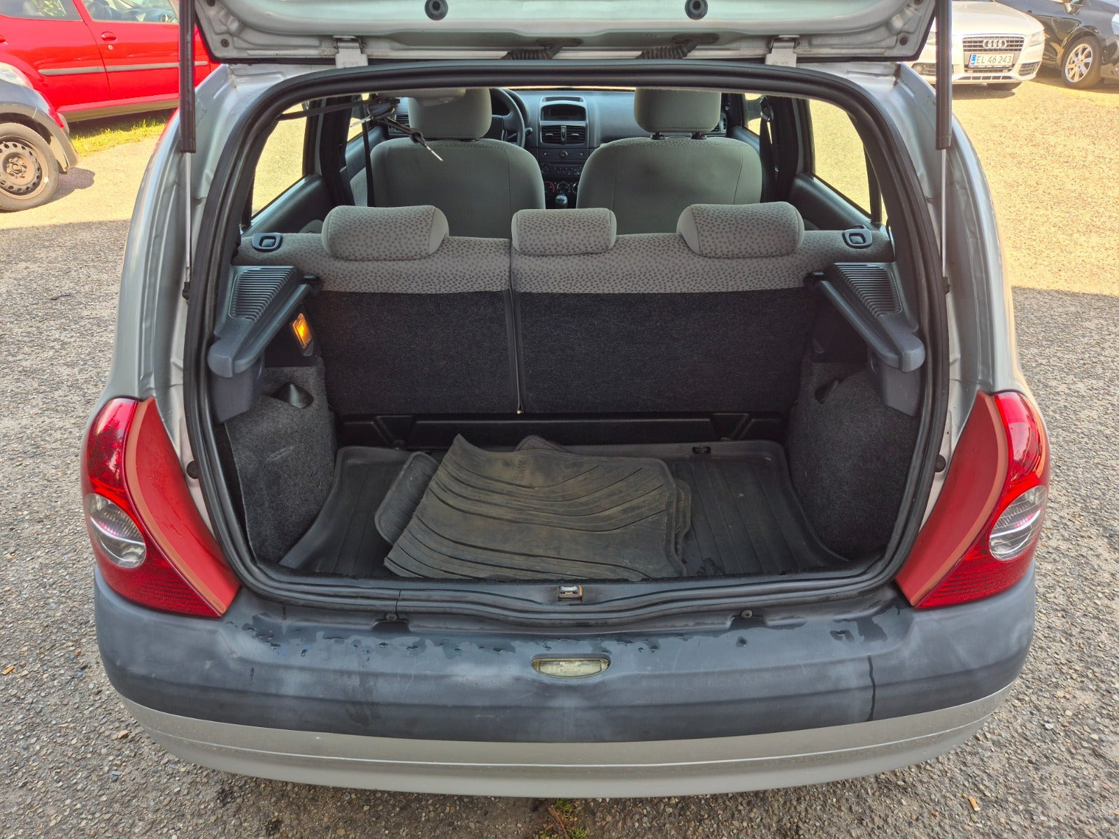 Grøn Renault Clio II fra 2006