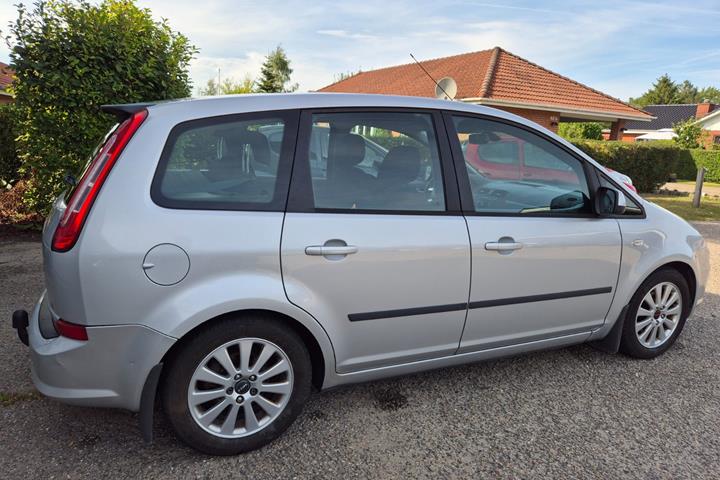 Grøn Ford C-MAX fra 2010
