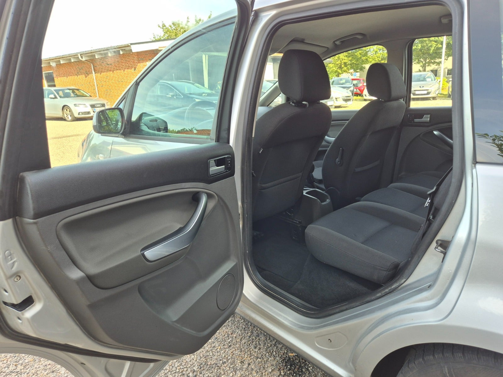 Grøn Ford C-MAX fra 2010