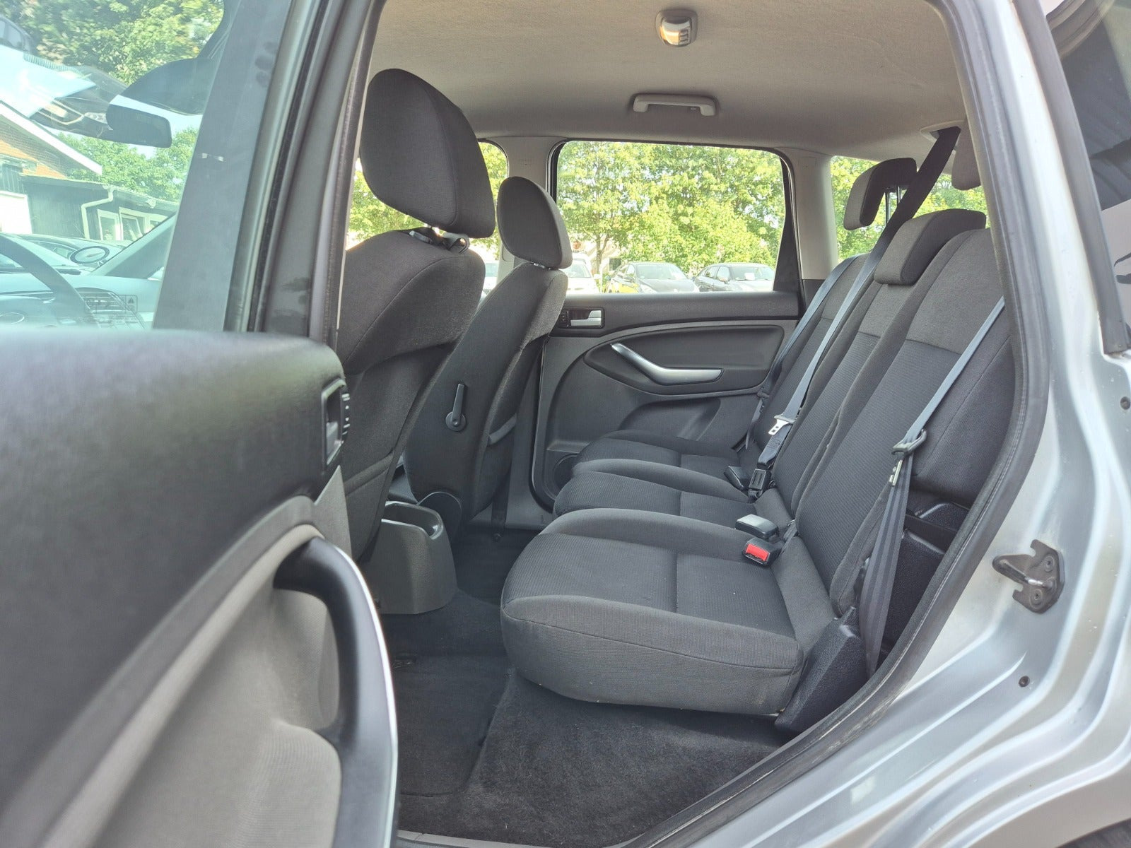 Grøn Ford C-MAX fra 2010