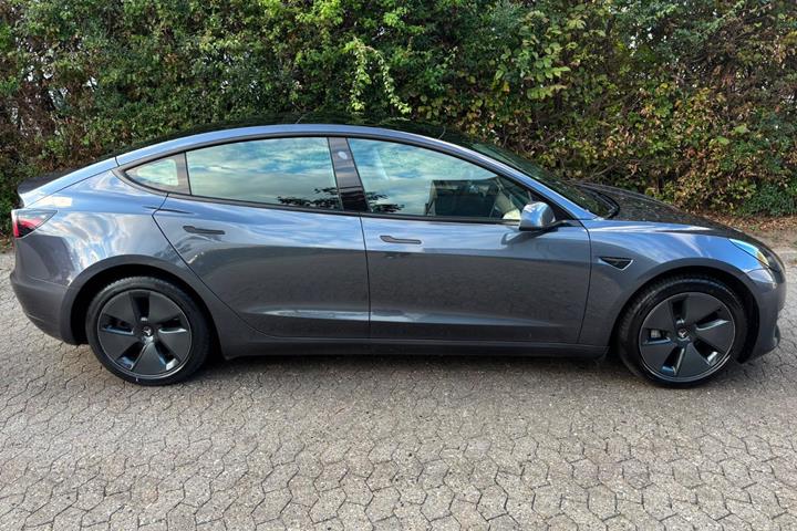 undefined Tesla Model 3 fra 2022
