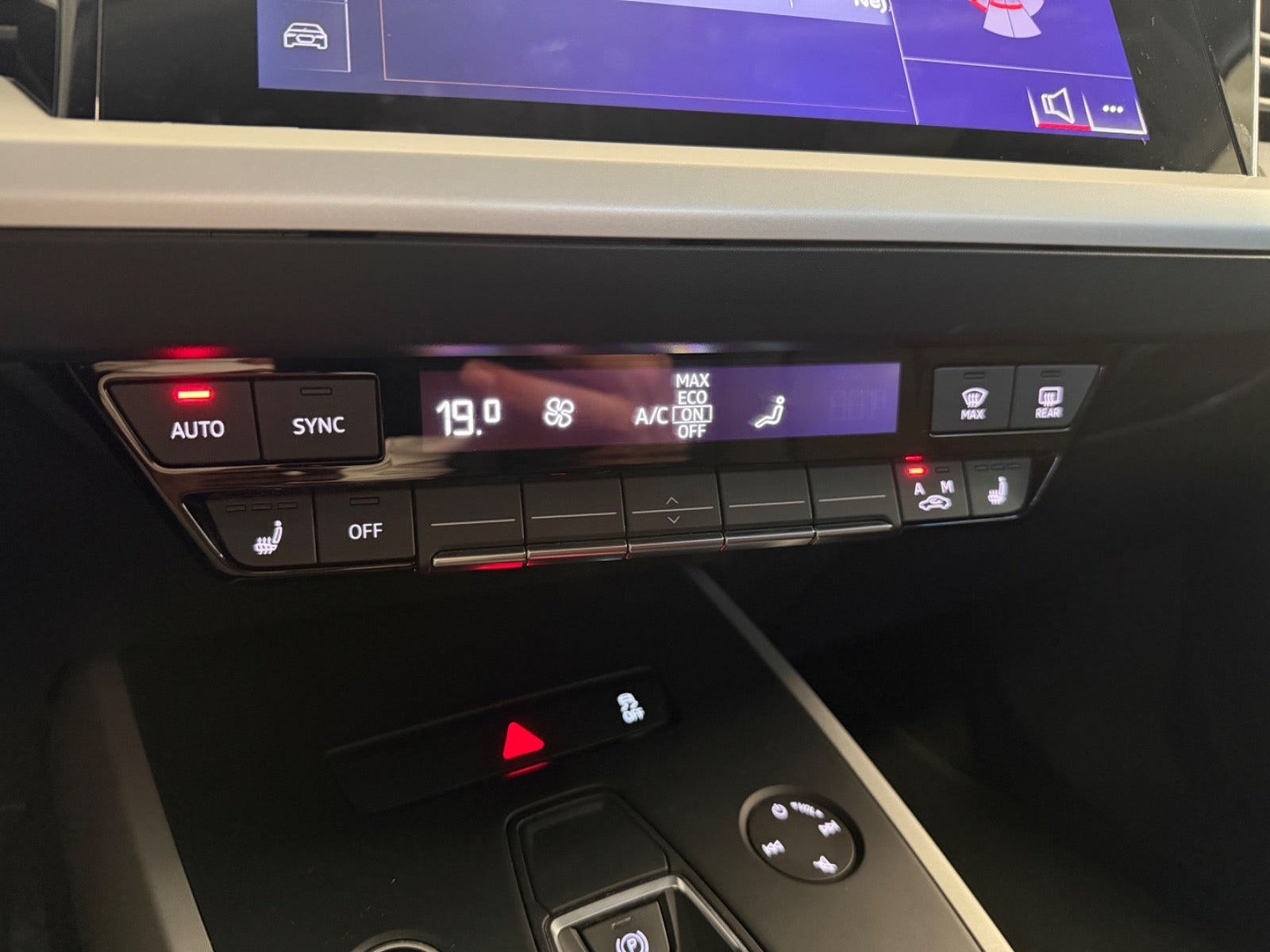 Grå Audi Q4 e-tron fra 2022