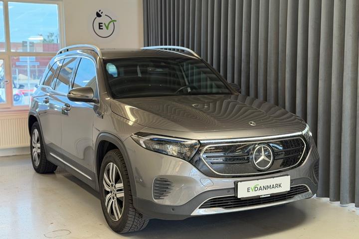 Grå Mercedes EQB250 fra 2023