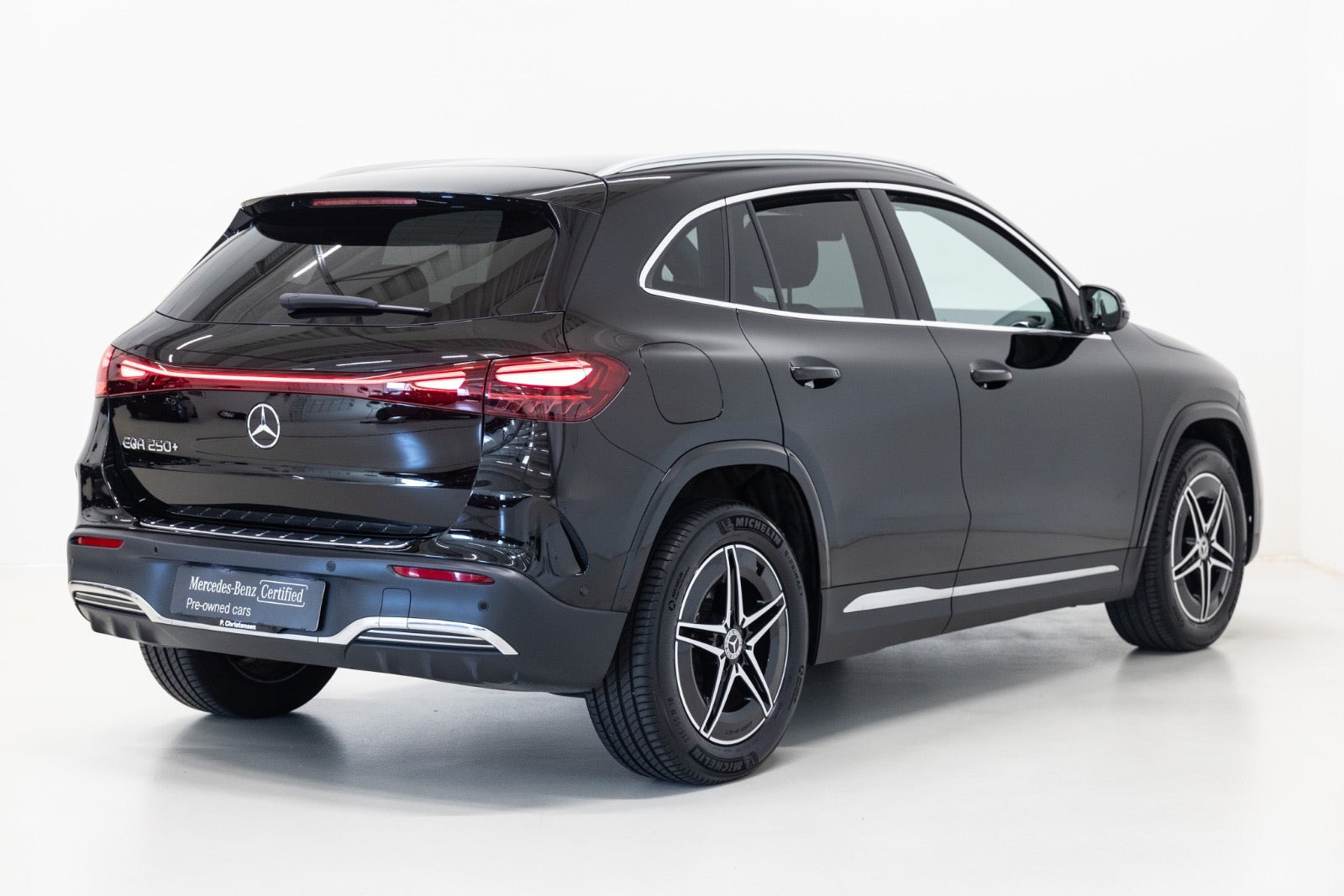 Sort Mercedes EQA250+ fra 2025