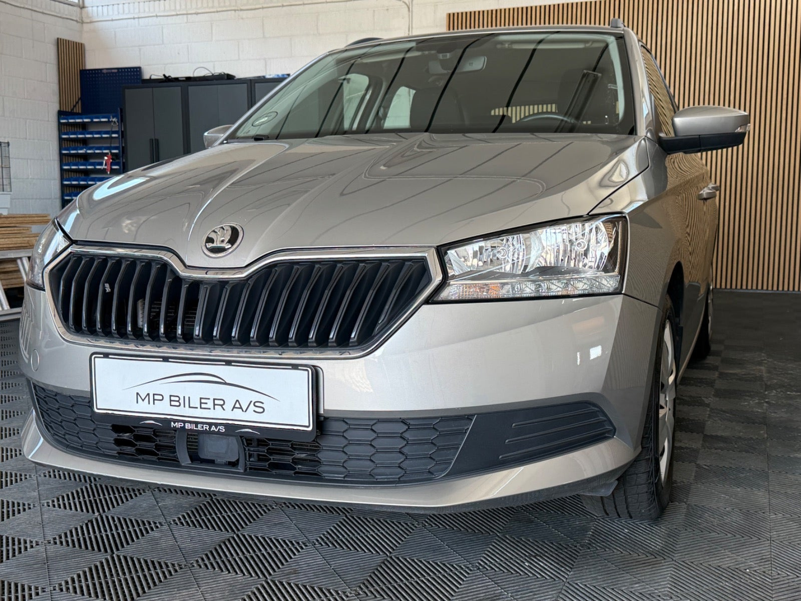 Beige Skoda Fabia fra 2019